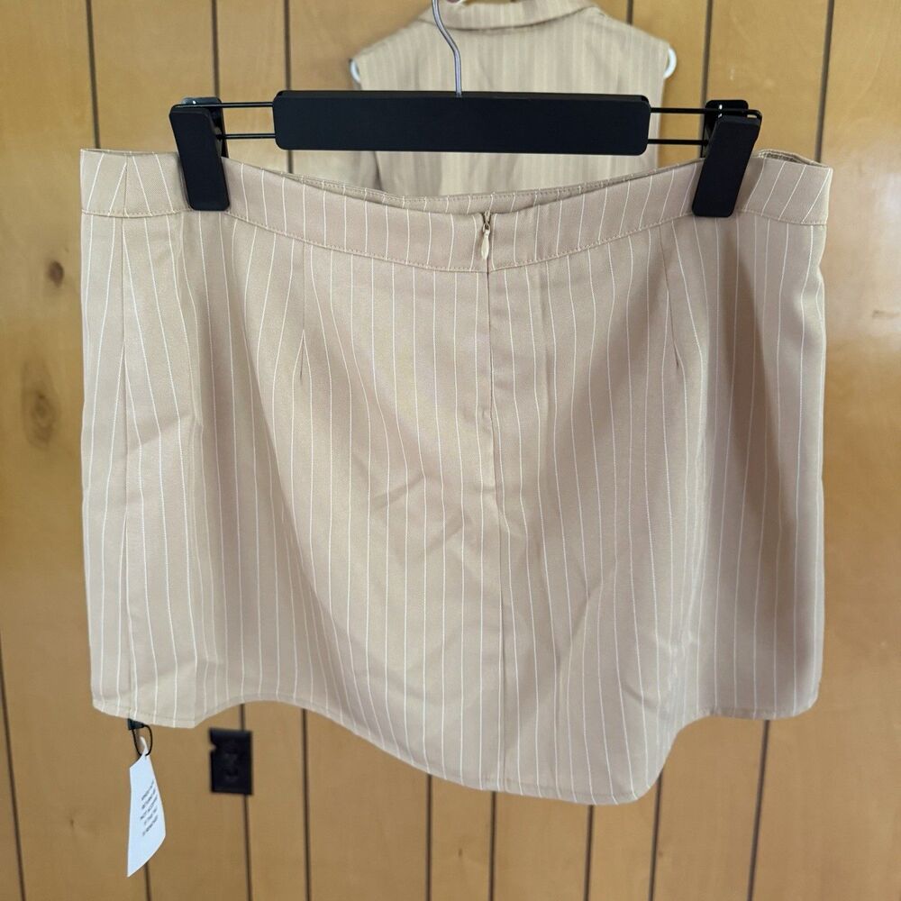 NWT Revolve ALL THE WAYS pinstripe blazer 2 Piece Set With Mini Skirt Sz Large - Picture 5 of 15